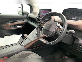 Used Peugeot Rifter 2019 for sale - 77514712: Photo