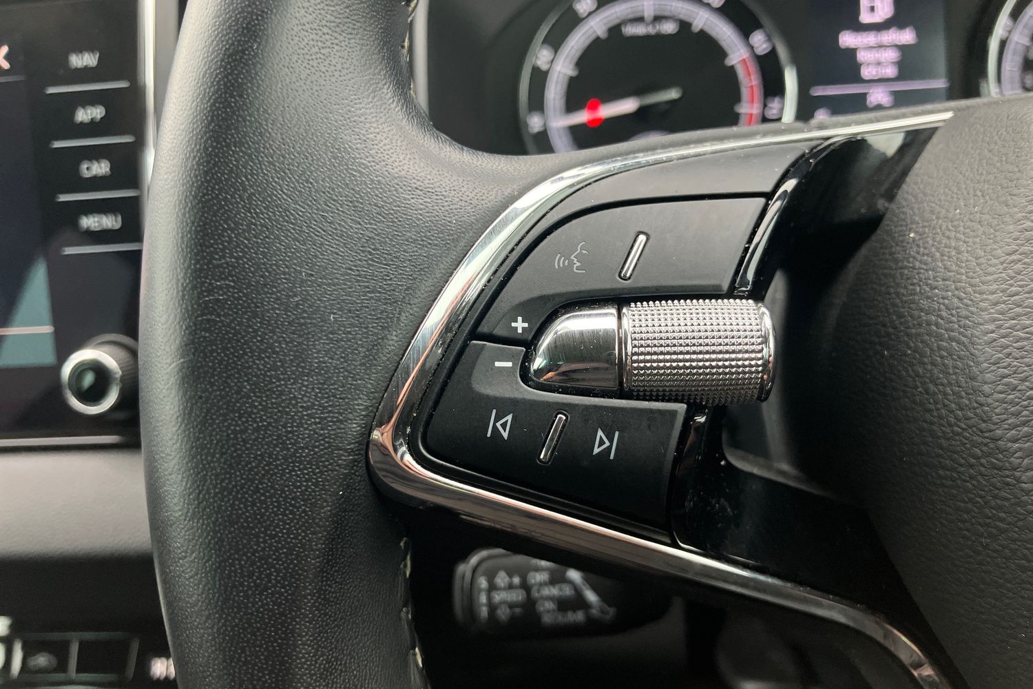 Used Skoda Karoq 2021 for sale - 76182090: Photo 12