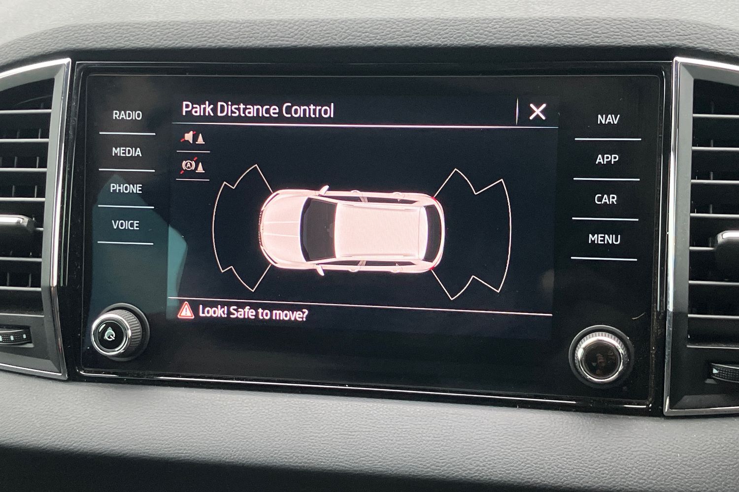 Used Skoda Karoq 2021 for sale - 76182090: Photo 8