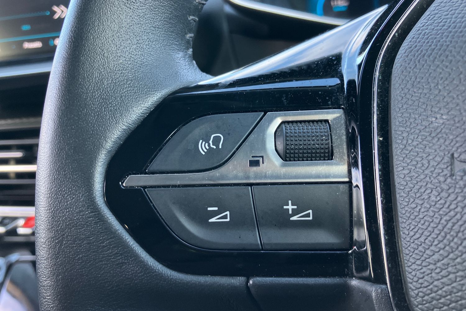 Used Peugeot 2008 2021 for sale - 77458967: Photo 15