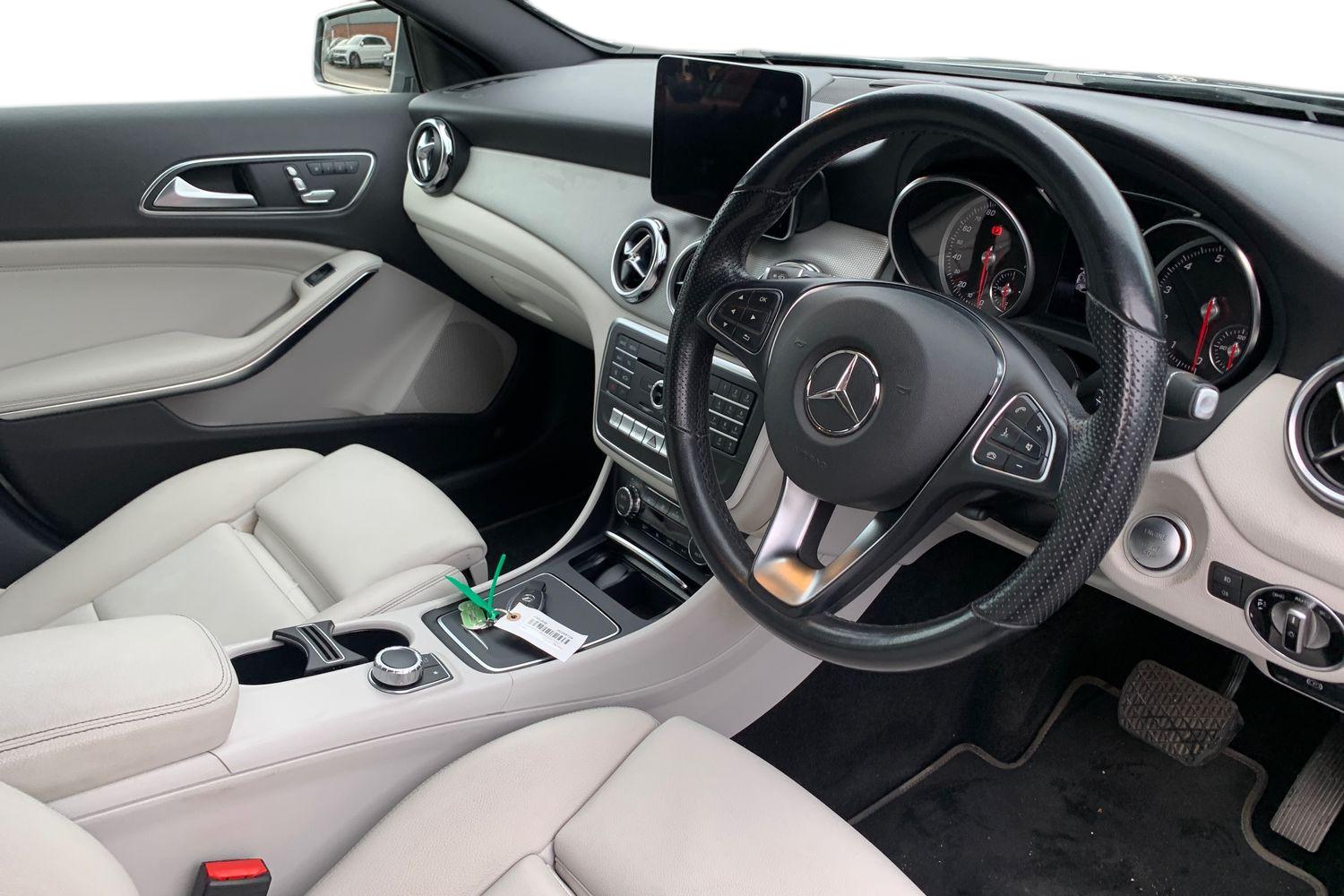 Used Mercedes-Benz GLA 2019 for sale - 76588065: Photo 3