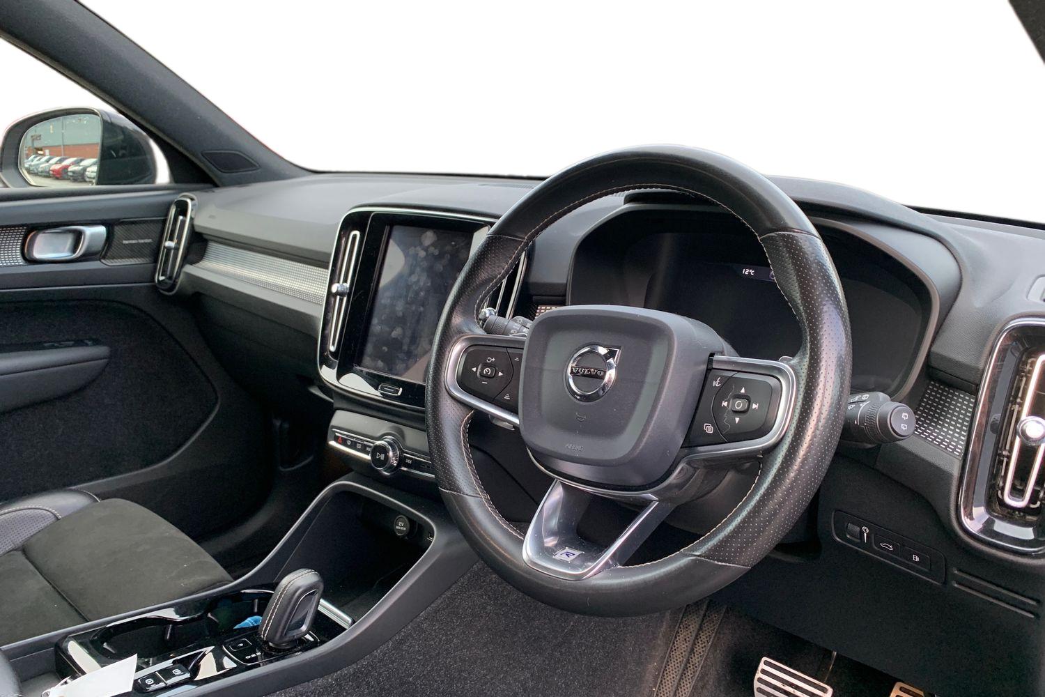 Used Volvo XC40 2020 for sale - 76515989: Photo 3