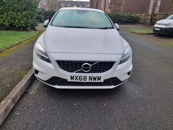 2018 - D2 [120] R DESIGN Nav Plus 5dr