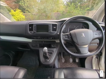 Used Peugeot Traveller 2019 for sale - 78459599: Photo