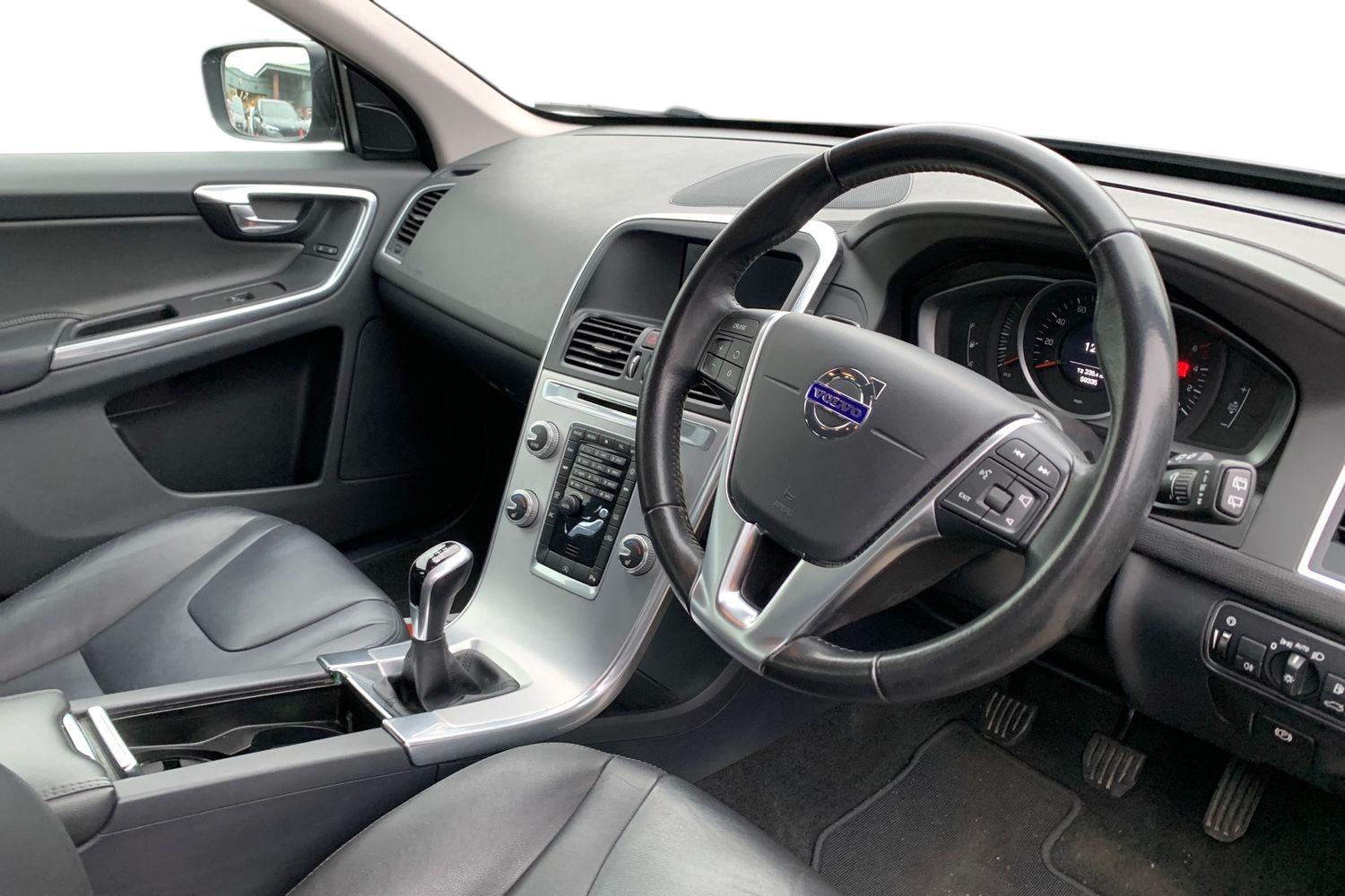 Used Volvo XC60 2017 for sale - 77026588: Photo 3