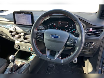 Used Ford Focus 2019 for sale - 75996038: Photo 3