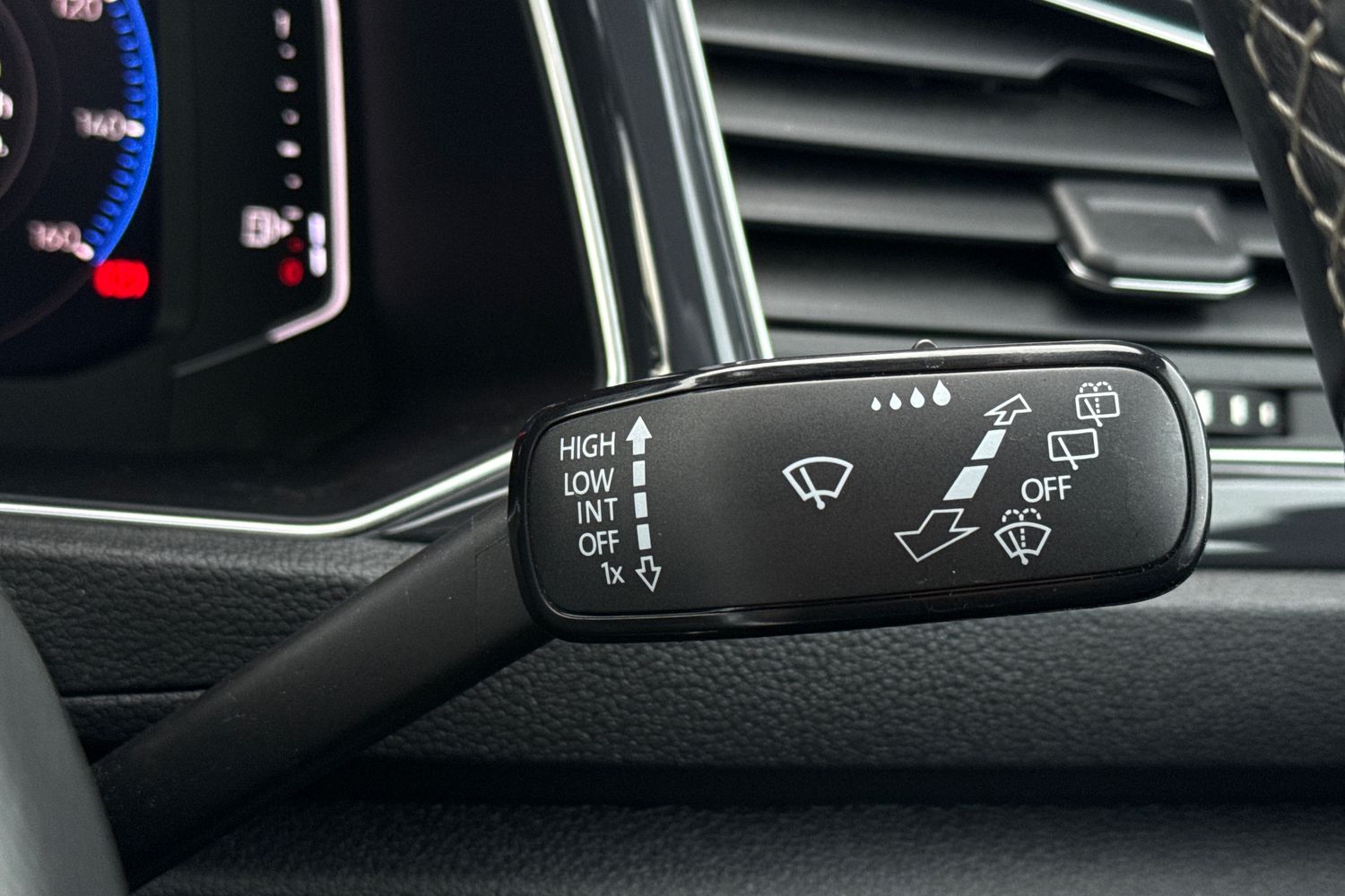 Used Volkswagen T-Roc 2019 for sale - 77849410: Photo 14