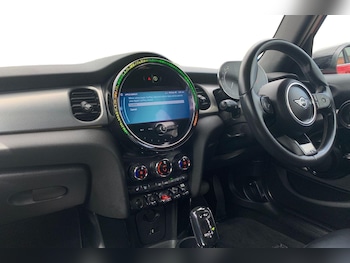 Used MINI Hatch 2023 for sale - 75825300: Photo