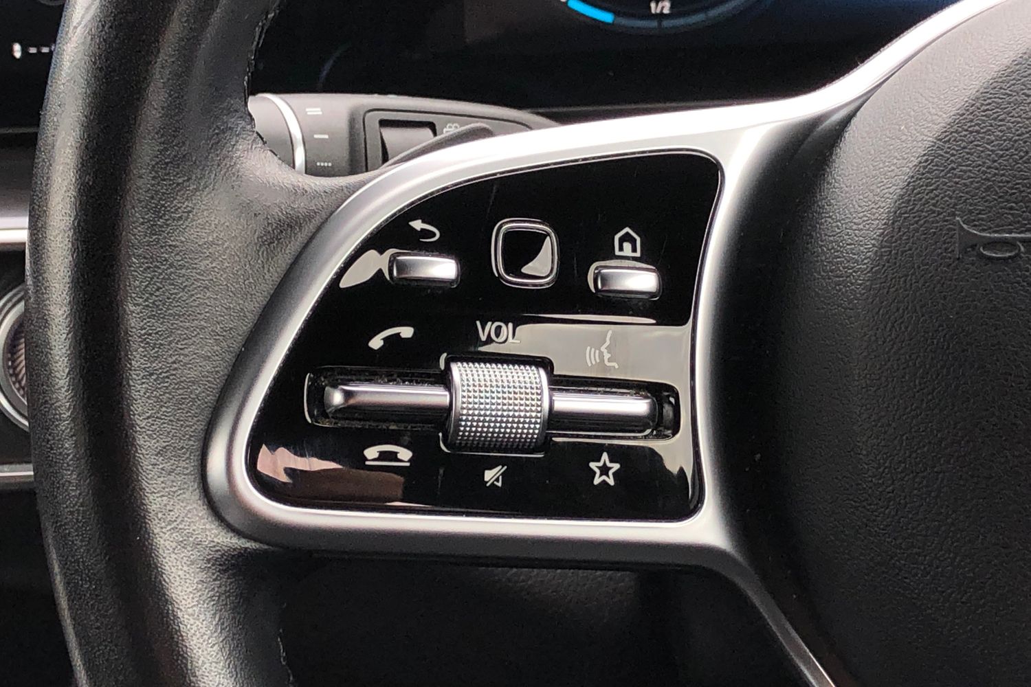 Used Mercedes-Benz EQC 2021 for sale - 76069710: Photo 6