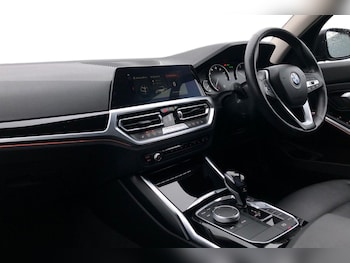 Used BMW 3 Series 2019 for sale - 77557472: Photo