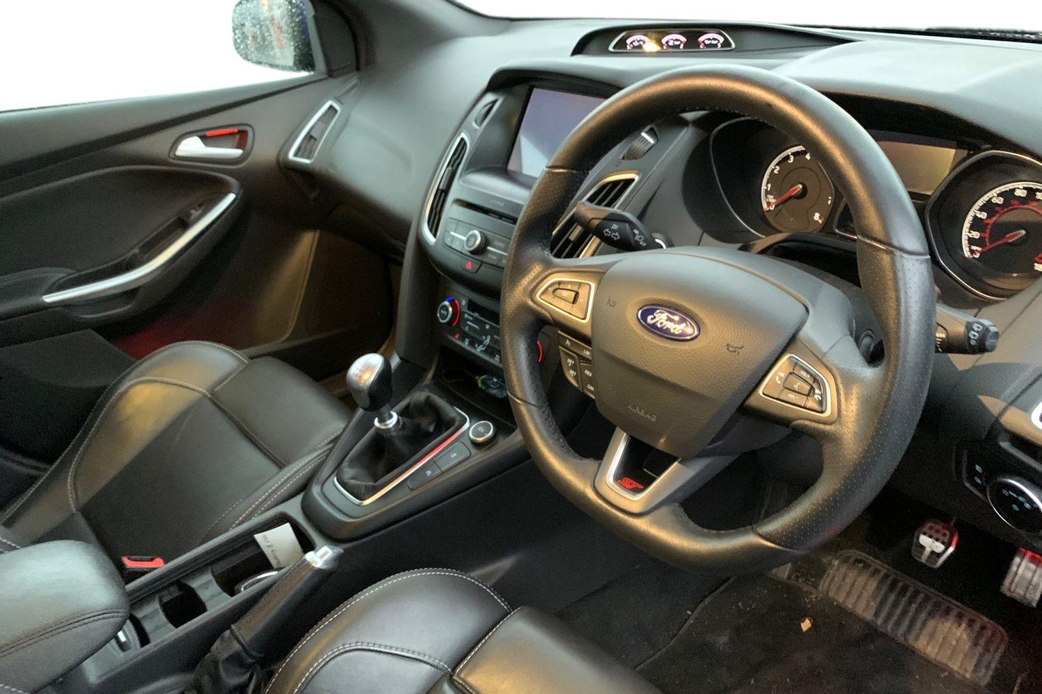 Used Ford Focus 2016 for sale - 76863331: Photo 3