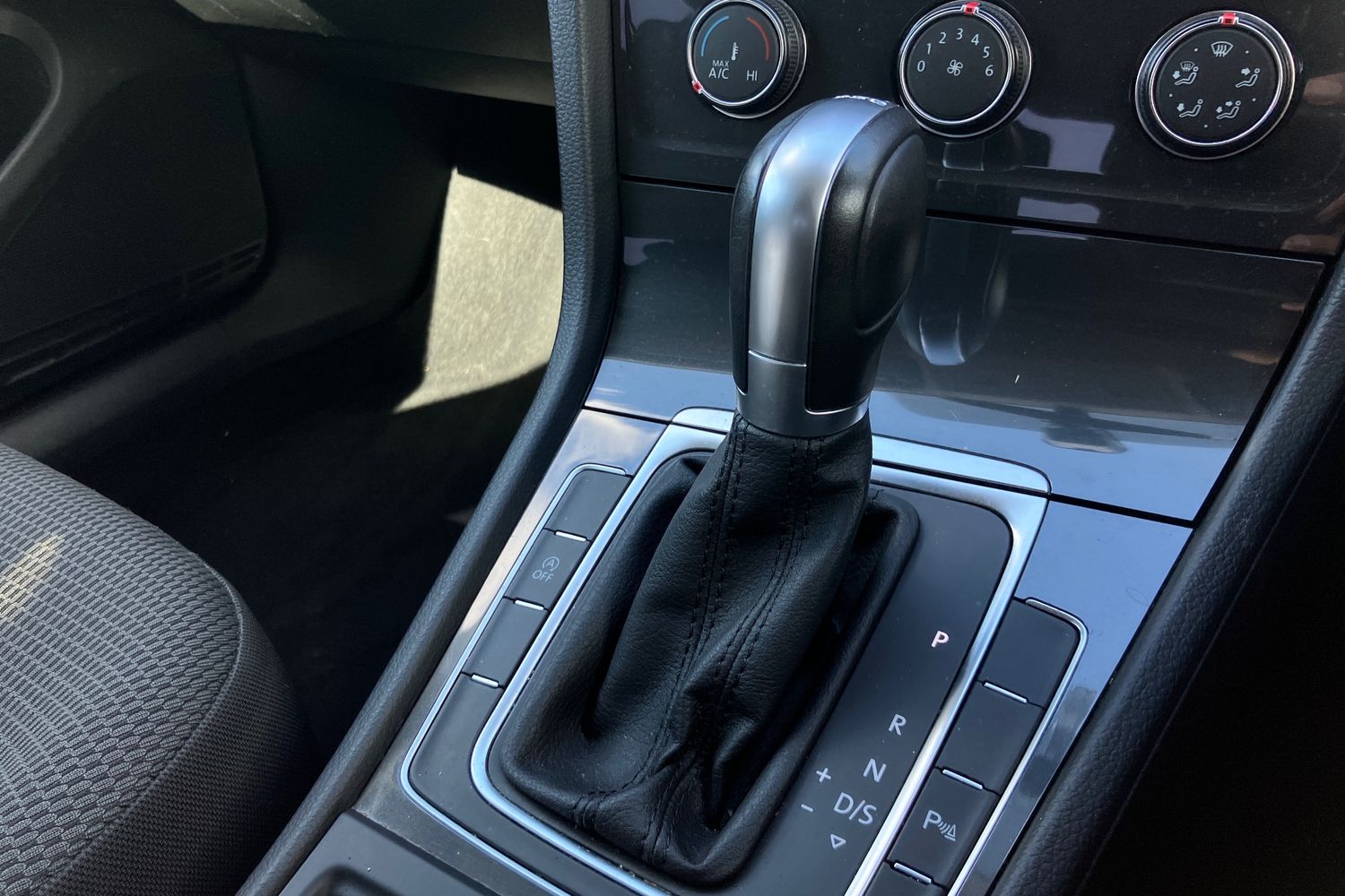 Used Volkswagen Golf 2018 for sale - 75898397: Photo 10