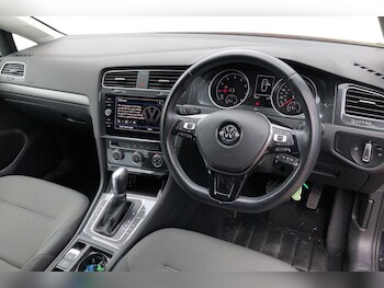 Used Volkswagen Golf 2018 for sale - 75898397: Photo