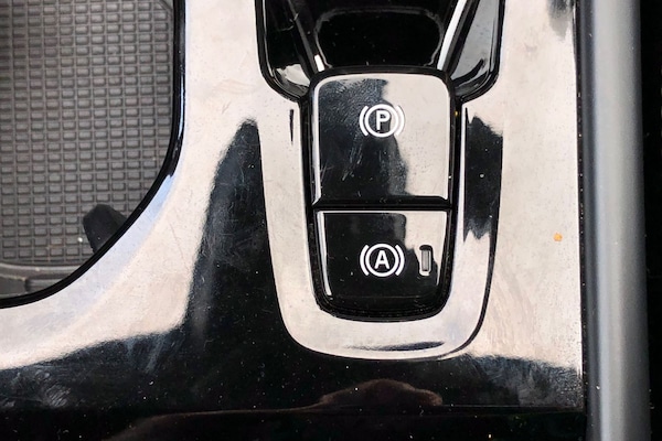 Used Volvo XC40 2023 for sale - 75474943: Photo 11