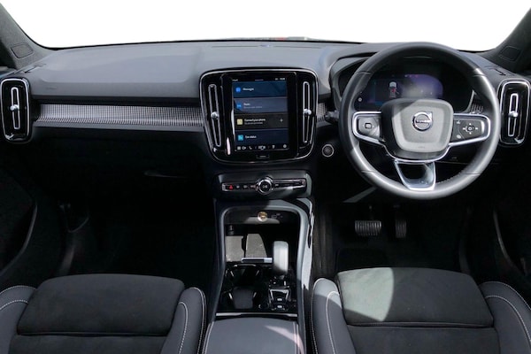 Used Volvo XC40 2023 for sale - 75474943: Photo 3