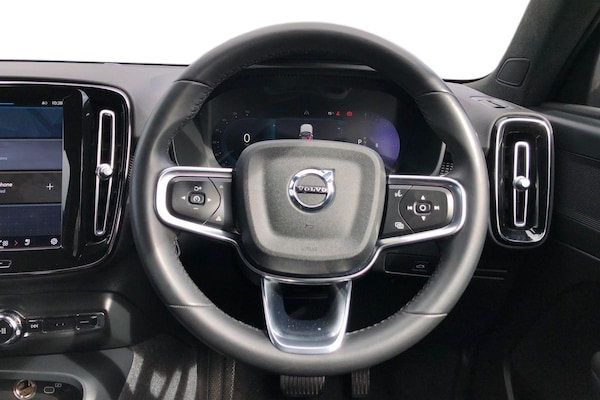 Used Volvo XC40 2023 for sale - 75474943: Photo 5