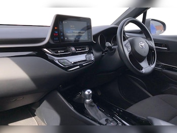 Used Toyota C-HR 2019 for sale - 78512472: Photo