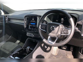 Used Volvo XC40 2023 for sale - 78997351: Photo