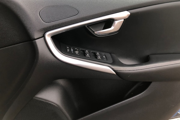 Used Volvo V40 2015 for sale - 76316326: Photo 12