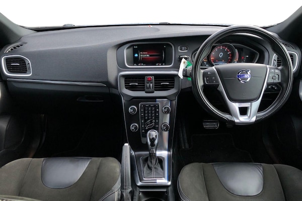 Used Volvo V40 2015 for sale - 76316326: Photo 3