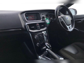 Used Volvo V40 2015 for sale - 76316326: Photo 4