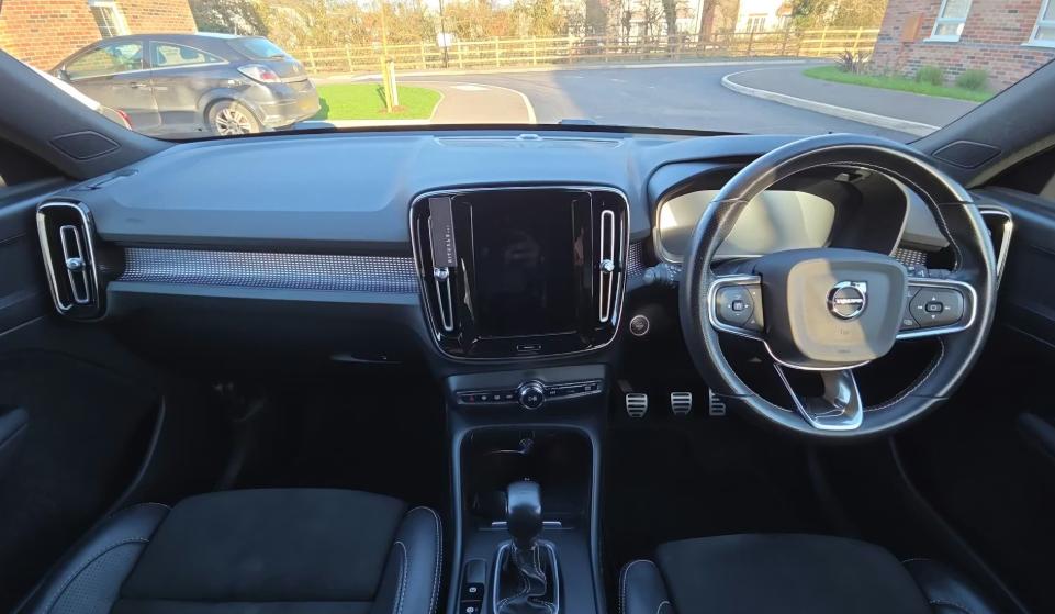 Used Volvo XC40 2020 for sale - 77829514: Photo 2
