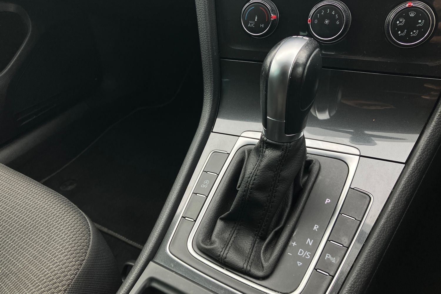 Used Volkswagen Golf 2019 for sale - 77383363: Photo 12