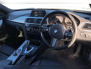 Used BMW 3 Series 2018 for sale - 76082009: Photo