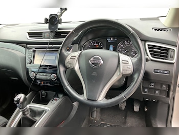 Used Nissan Qashqai 2017 for sale - 76844602: Photo