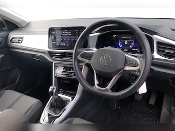 Used Volkswagen T-Roc 2023 for sale - 76429313: Photo