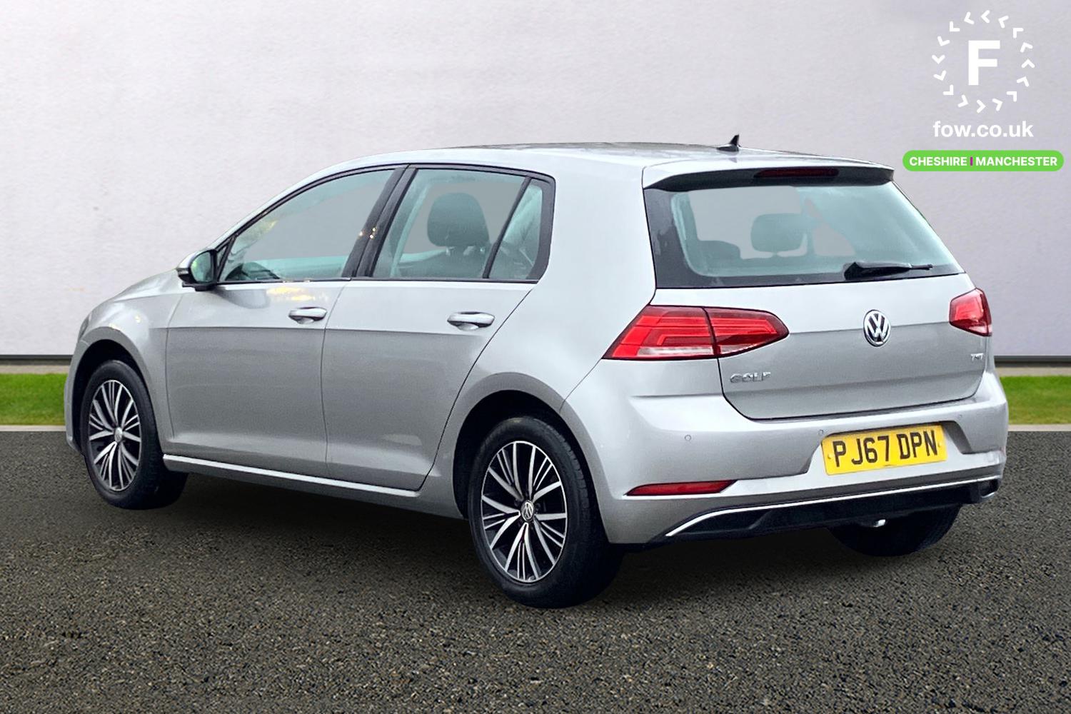 Used Volkswagen Golf 2017 for sale - 77527532: Photo 2