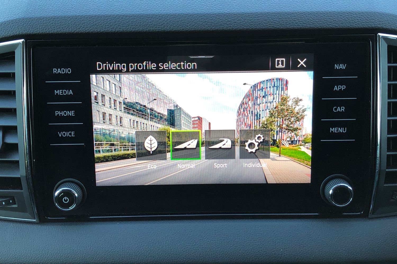 Used Skoda Karoq 2021 for sale - 76515998: Photo 11