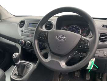 Used Hyundai i10 2017 for sale - 74807930: Photo