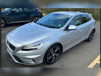 Used Volvo V40 2017 for sale - 78155102: Photo