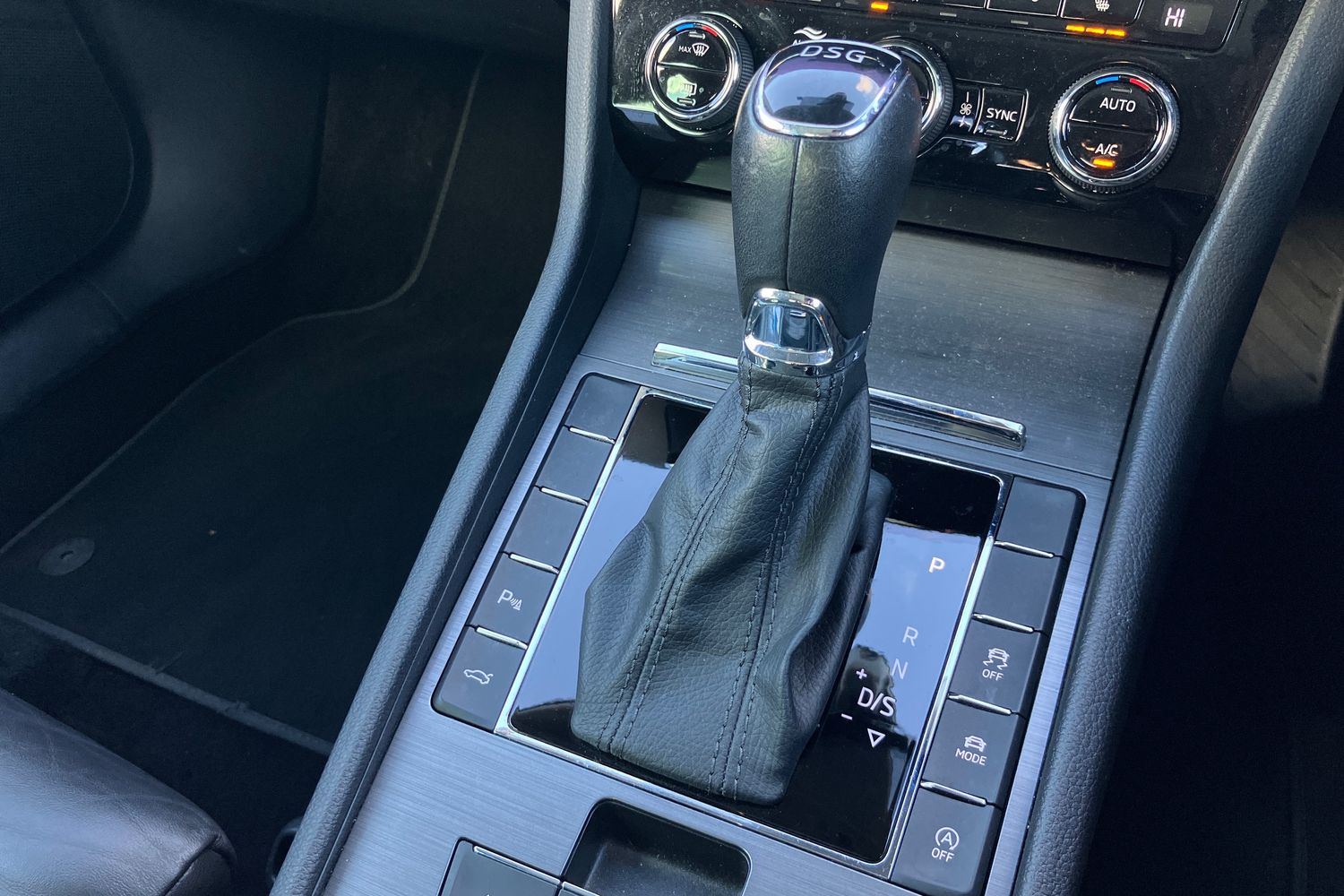 Used Skoda Superb 2020 for sale - 76798536: Photo 12