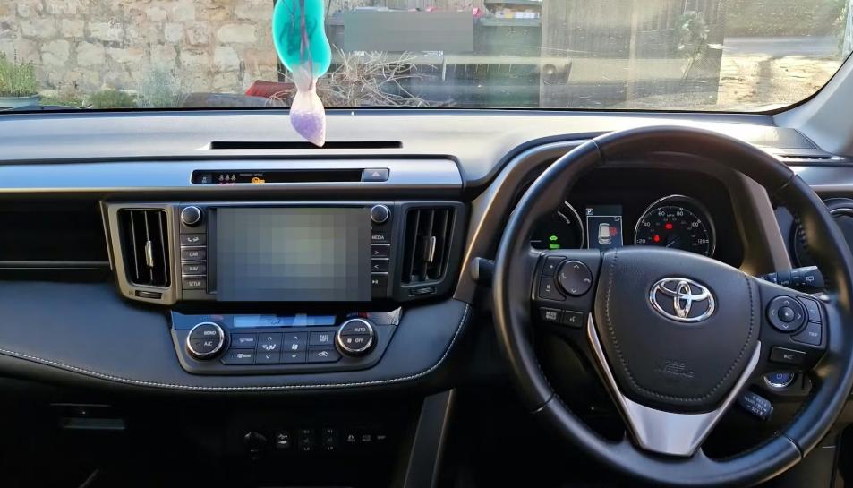 Used Toyota RAV4 2017 for sale - 77226469: Photo 3