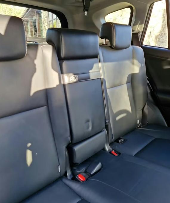 Used Toyota RAV4 2017 for sale - 77226469: Photo 4