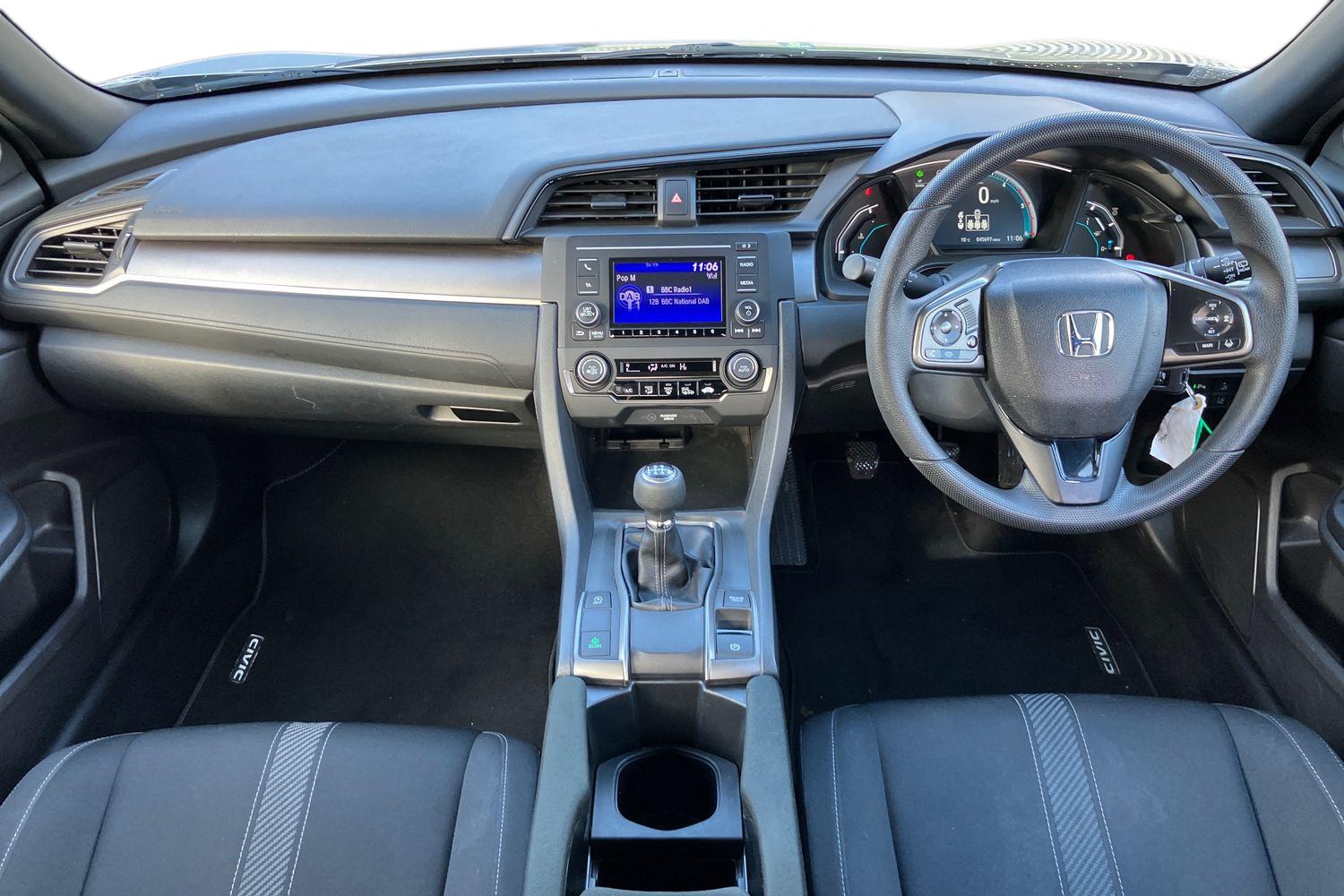 Used Honda Civic 2019 for sale - 76272534: Photo 3