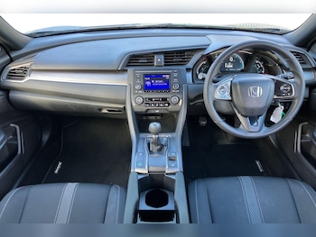 Used Honda Civic 2019 for sale - 76272534: Photo