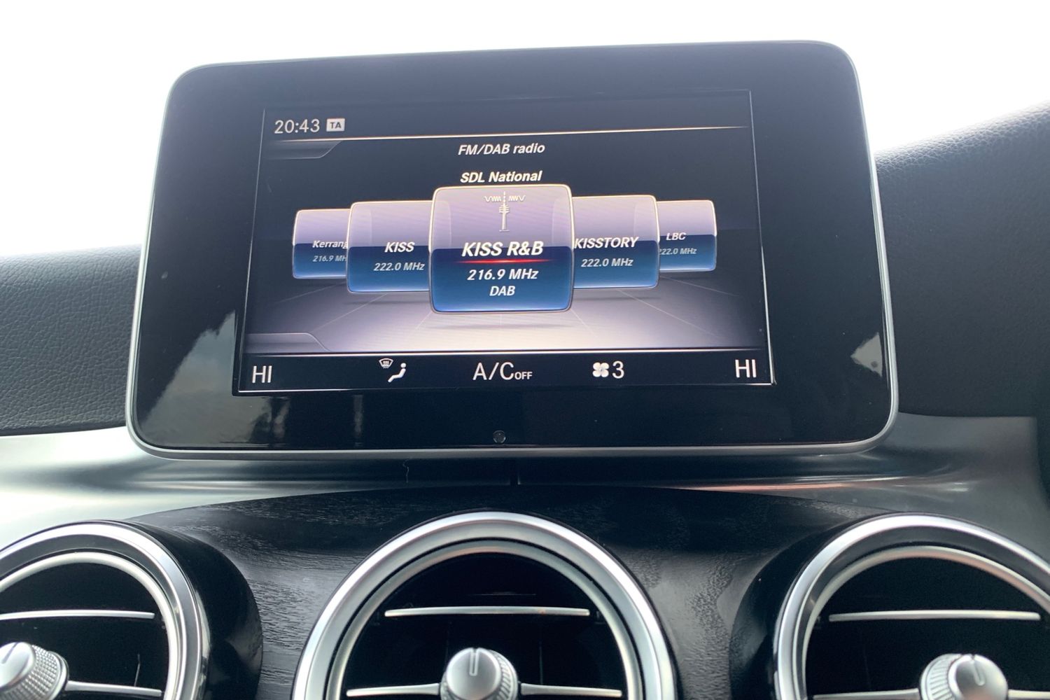 Used Mercedes-Benz GLC 2019 for sale - 77515076: Photo 9