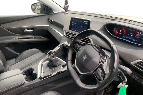 Used Peugeot 3008 2018 for sale - 76257126: Photo 3