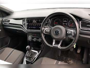 Used Volkswagen T-Roc 2021 for sale - 76069703: Photo 3