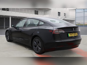 Used Tesla Model 3 2021 for sale - 75898200: Photo
