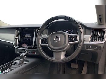 Used Volvo V90 2019 for sale - 76280854: Photo