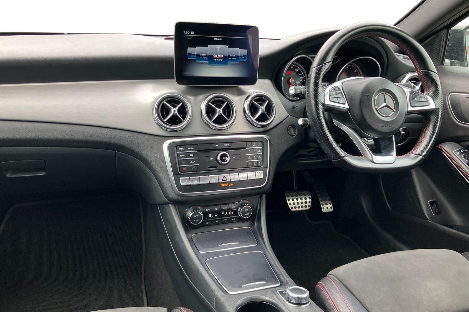 Used Mercedes-Benz GLA 2018 for sale - 76637110: Photo 4