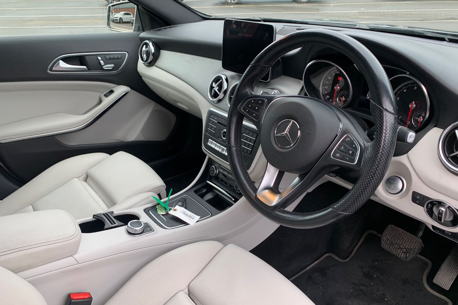 Used Mercedes-Benz GLA 2019 for sale - 76421366: Photo 3