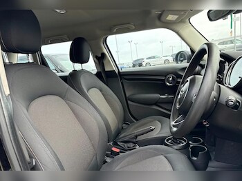 Used MINI Hatch 2020 for sale - 76662137: Photo