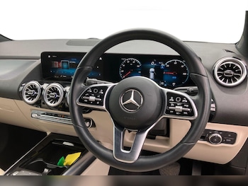 Used Mercedes-Benz EQA 2023 for sale - 78683122: Photo
