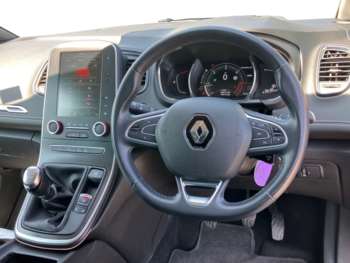 Used Renault Scenic 2017 for sale - 74905231: Photo
