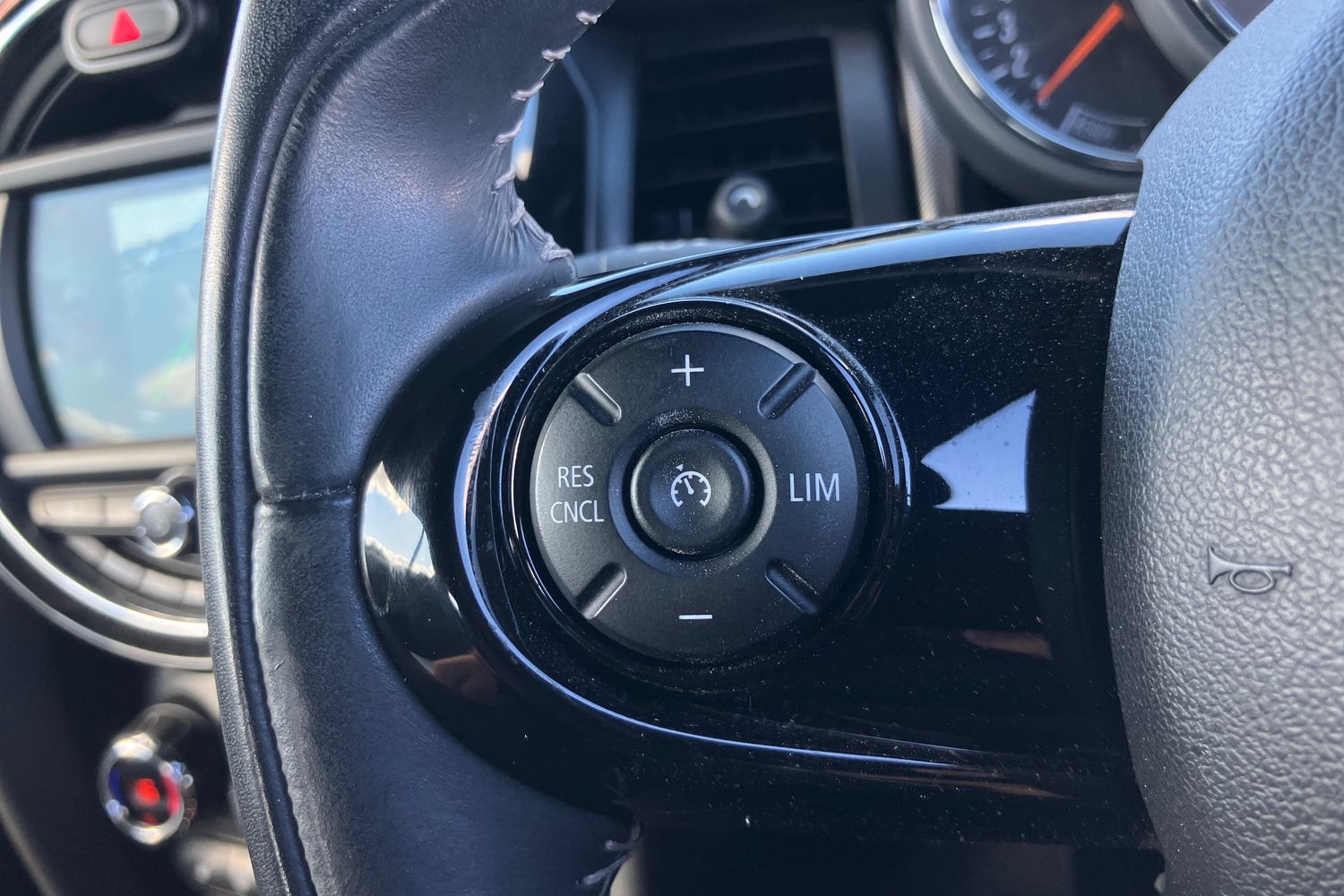 Used MINI Convertible 2019 for sale - 75730350: Photo 12